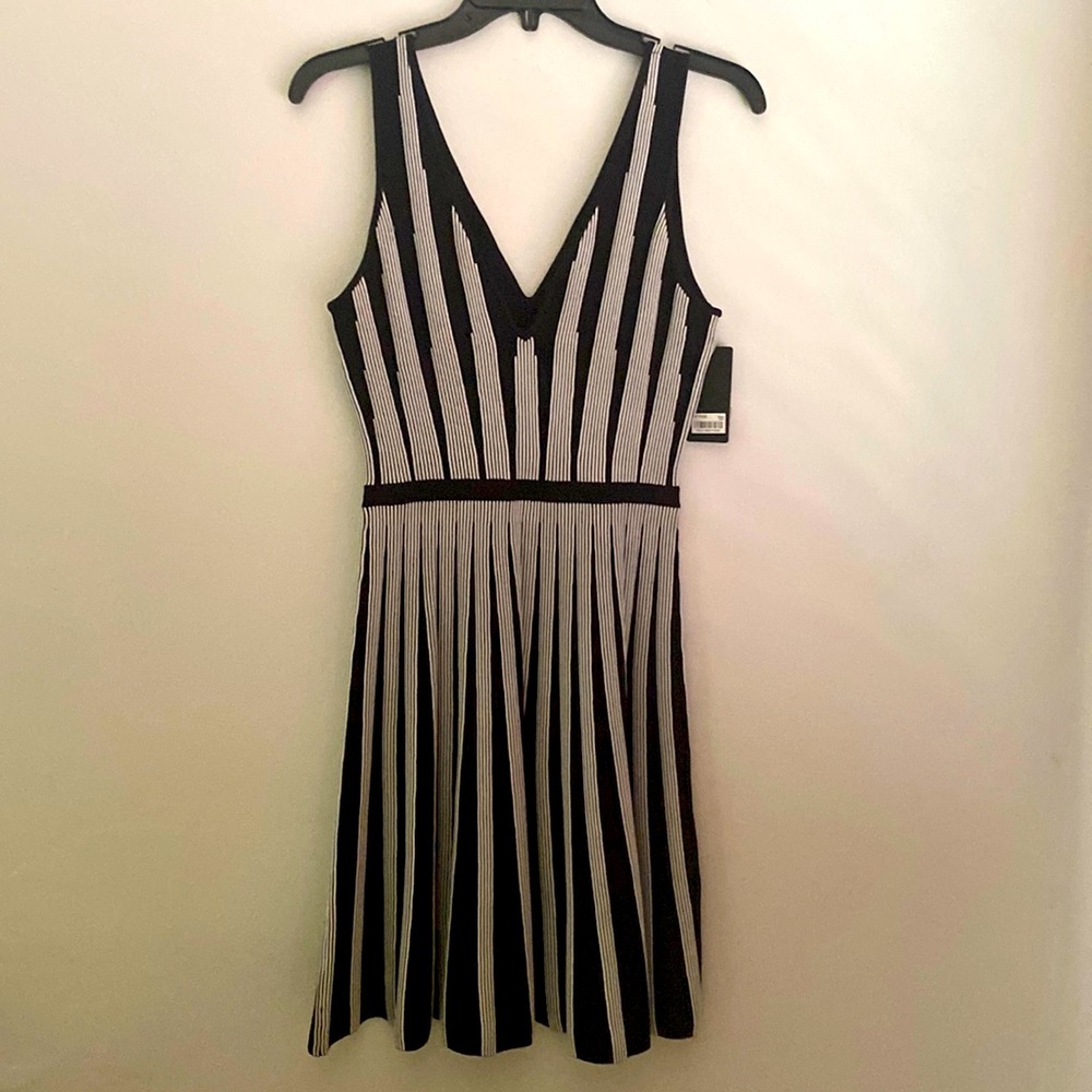 Guess Dress with flattering cut